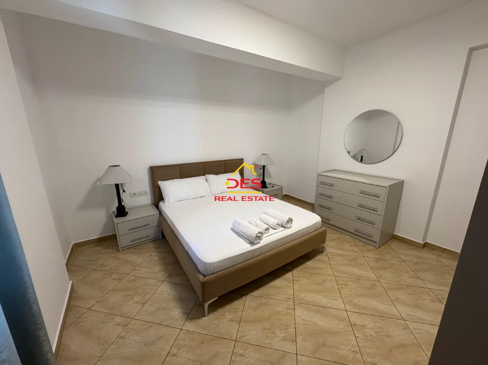 Vlore, jepet me qera apartament 2+1+Ballkon Kati 5, 90 m² 400 € (Rruga Gjergj Arianiti)