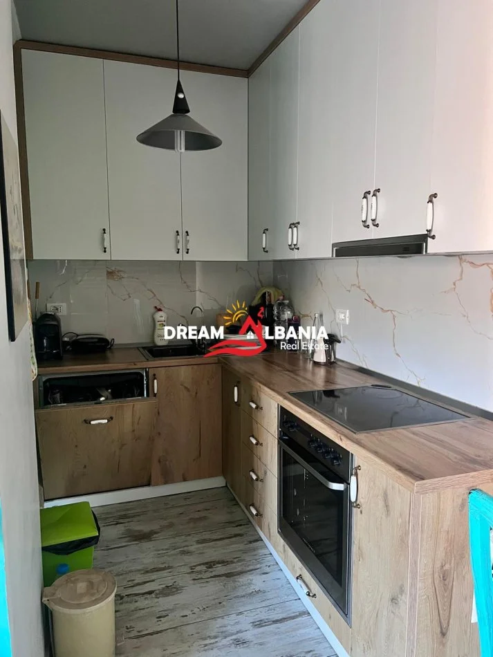 Tirane, jepet me qera apartament 2+1 , 100 m² 660 € (tek Komuna e Parisit)