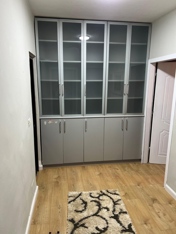 Tirane, jepet me qera apartament 1+1 Kati 4, 65 m² 470 € (Ish Parku i Autobuzave)
