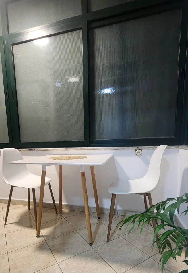 Tirane, jepet me qera garsonier 1+1 Kati 1, 37 m² 35 € (Rruga Skender Sallaku)