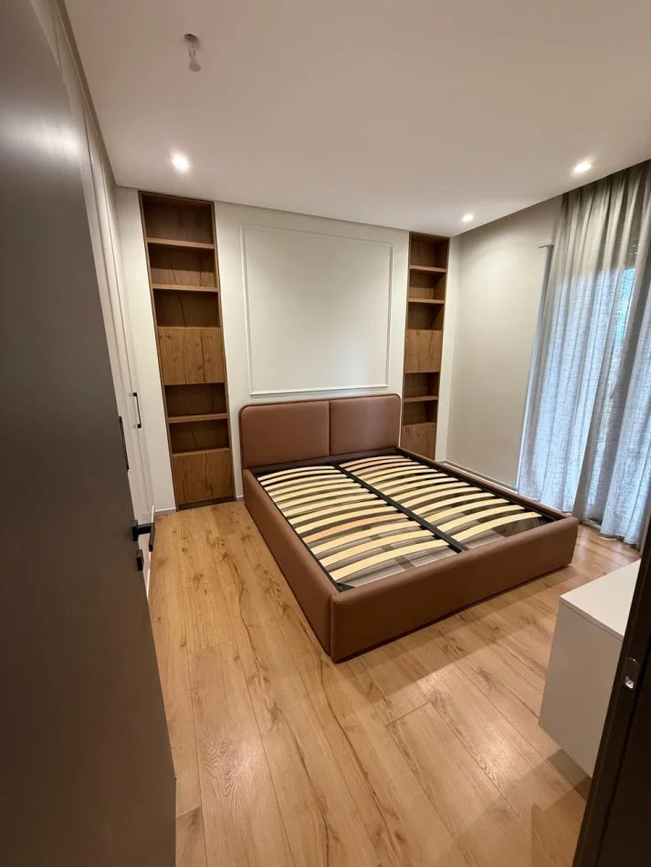 Tirane, jepet me qera apartament 2+1 Kati 2, 110 m² 1.700 € (TEG)