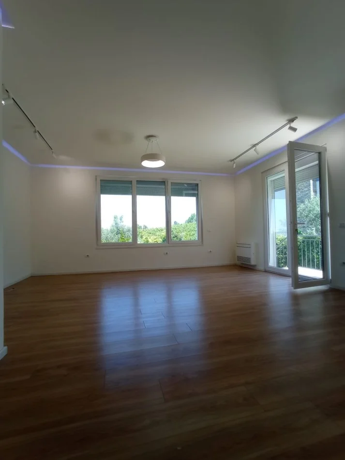 Tirane, shitet apartament 4+1+Aneks+Ballkon Kati 2, 354 m² 500.000 € (Lunder)