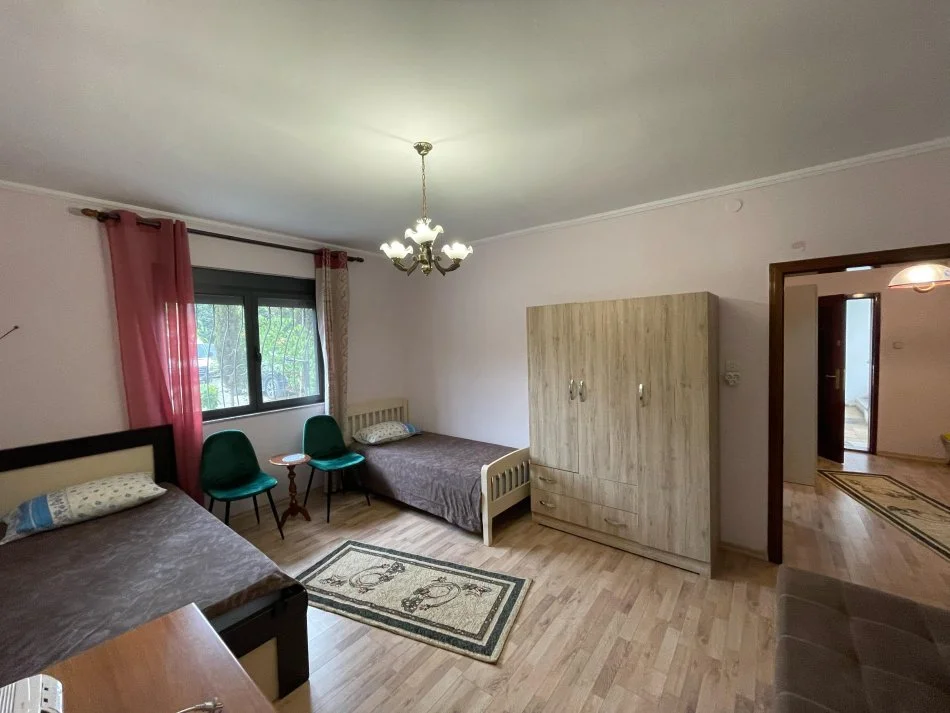 Tirane, jepet me qera apartament 2+1 Kati 1, 73 m² 500 € (Neom113579)