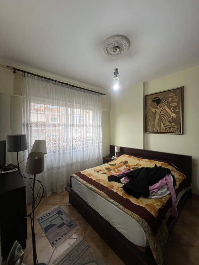 Tirane, jepet me qera apartament 2+1 Kati 3, 80 m² 500 Euro (DOn Bosco)