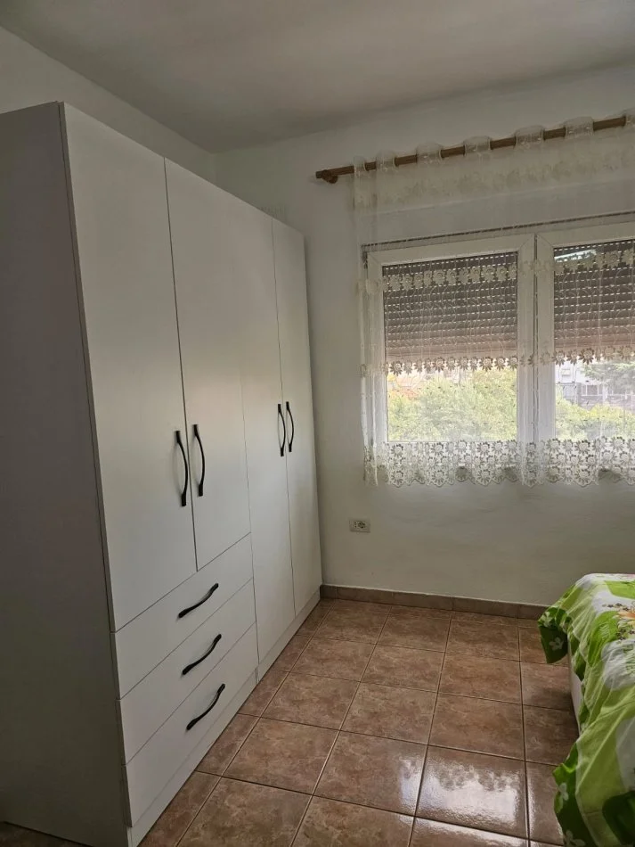 Tirane, jepet me qera apartament 2+1 Kati 6, 100 m² 700 € 