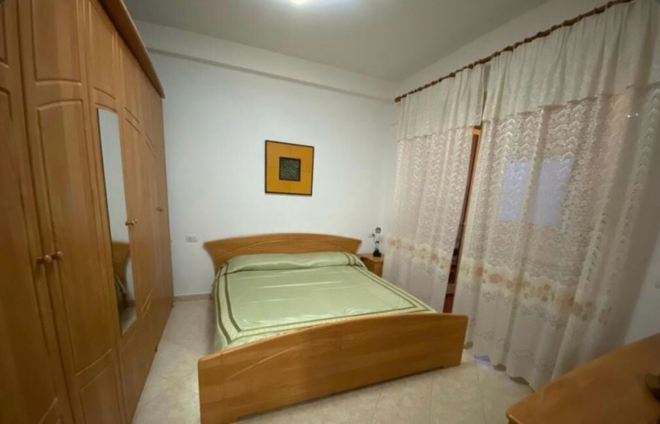 Tirane, jepet me qera apartament 1+1 Kati 8, 75 m² 550 € (don bosko)