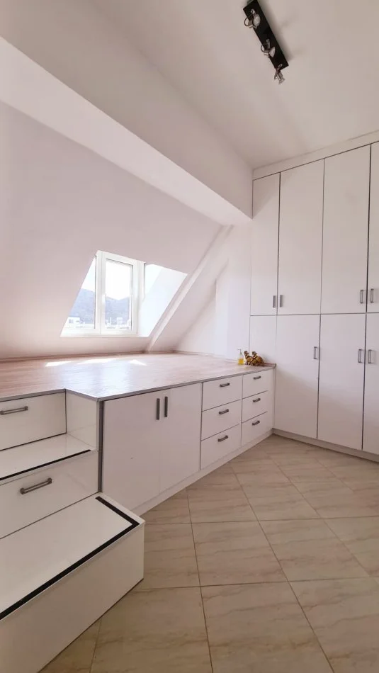 Shqiperi, shes apartament 2+1+Aneks+Ballkon Kati 7, 172 m² 275.000 € (Fz Liqeni i Thate)