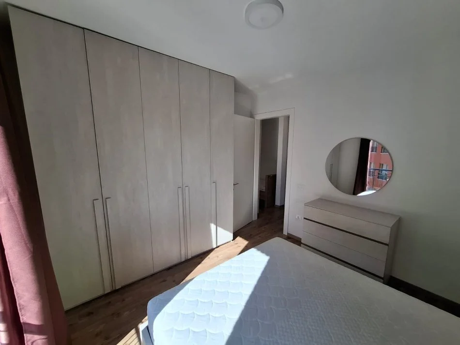 Tirane, jepet me qera apartament 1+1+Ballkon Kati 6, 65 m² 600 € (Kompleksi Delijorgji)