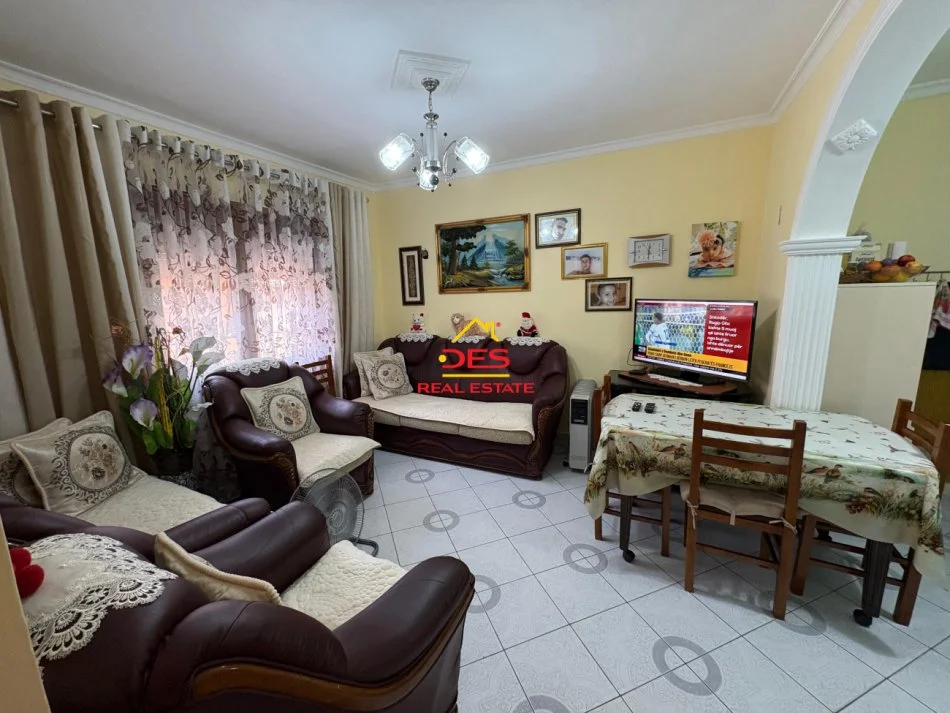 Vlore, shitet shtepi 2+1+Ballkon Kati 0, 64 m² 135.000 € (Lagjja 28 Nëntori)