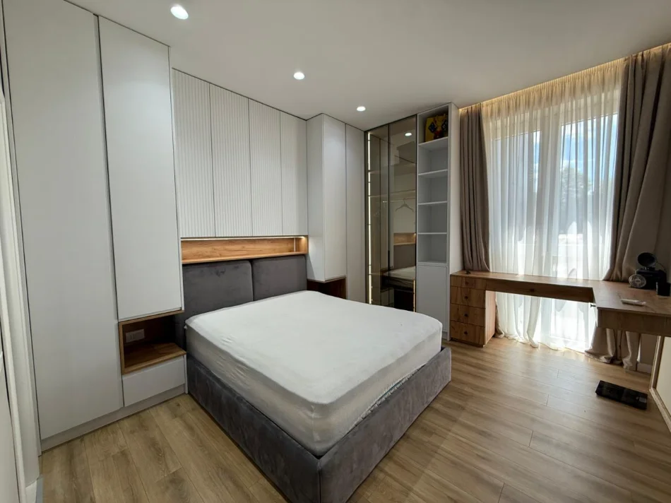 Tirane, shitet apartament 2+1 , 93 m² 260.000 € (Ish UET)