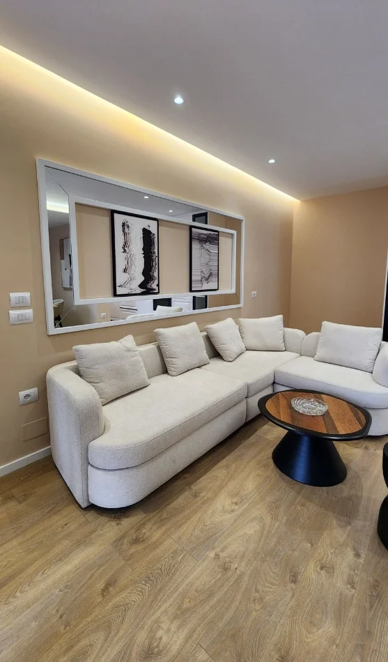 Tirane, shitet apartament 2+1+Ballkon Kati 3, 117 m² 335.000 € 