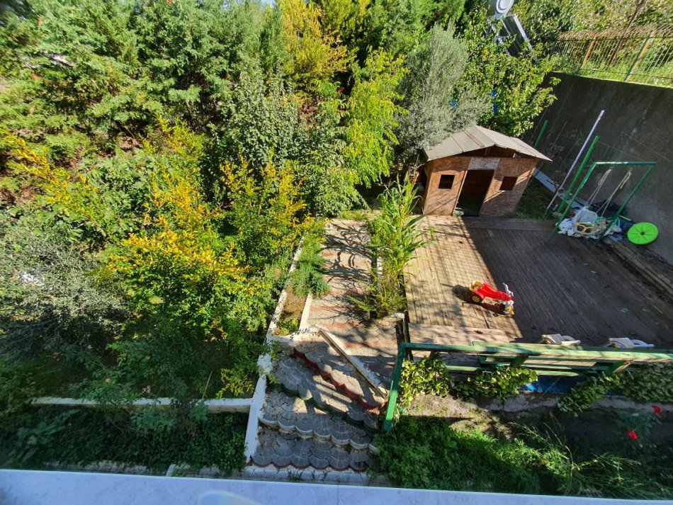 Tirane, shitet Vile 2 Katshe , 400 m² 350.000 € (Pezë e Vogël)