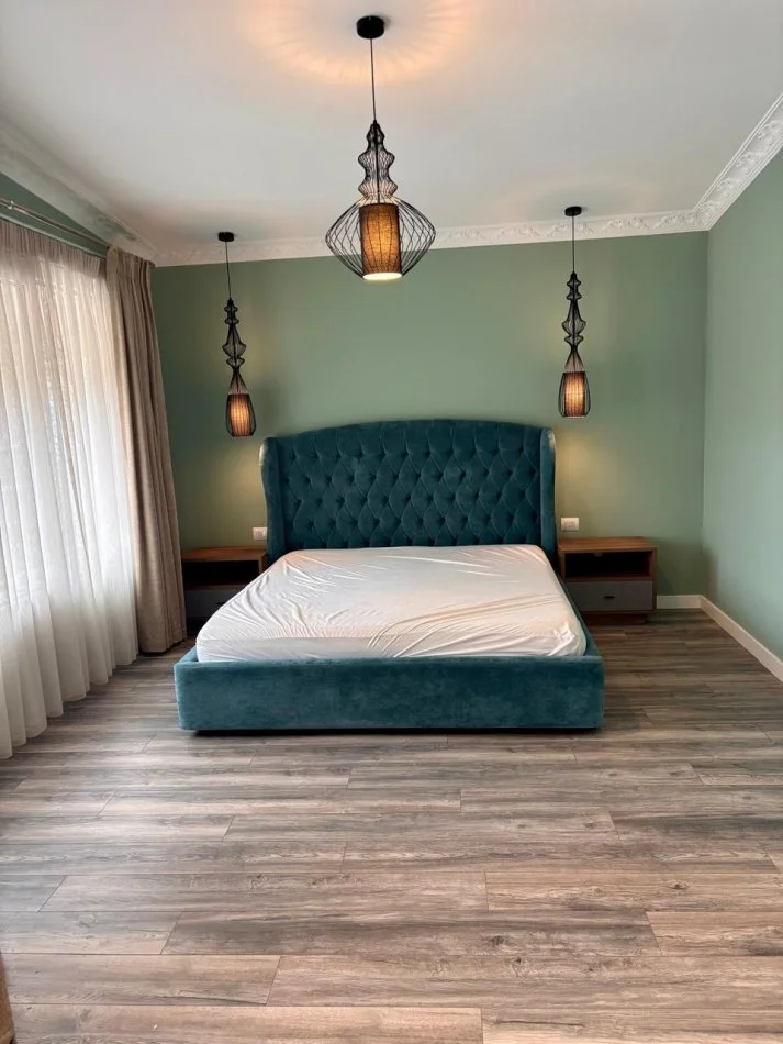 Tirane, jepet me qera Vile 2 Katshe Kati 0, 245 m² 3.000 € (Elysium Residence)