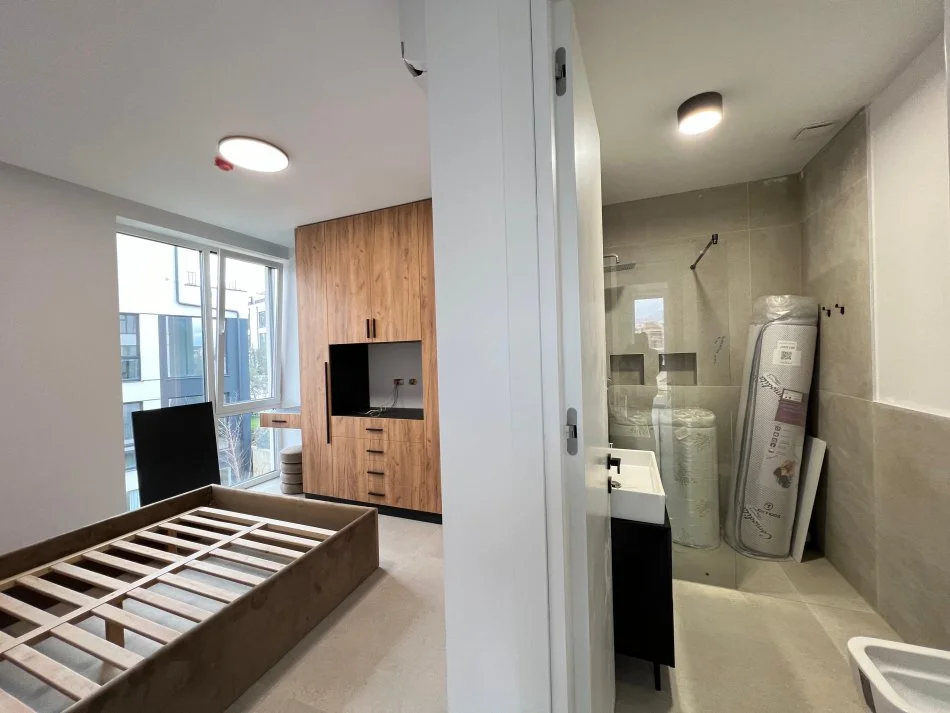 Tirane, jepet me qera apartament 2+1 Kati 2, 99 m² 1.350 € (Liqeni i thate)