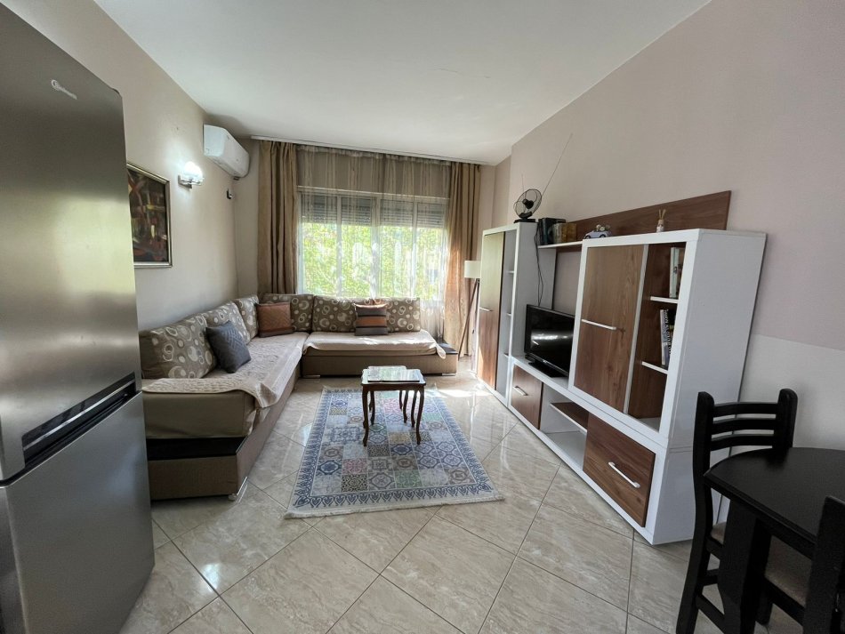 Qera, Apartament 1+1, Rruga e Kavajës, Tiranë - 600€ | 74 m²