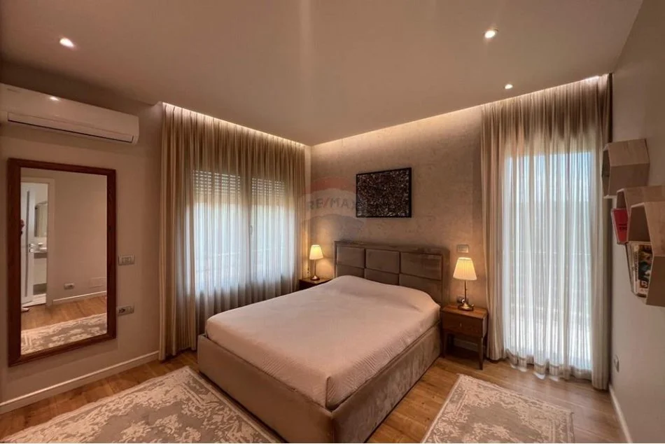 Shqiperi, jepet me qera 2+1+Ballkon Kati 3, 1.200 m² 1.200 € (Ambasada Amerikane)