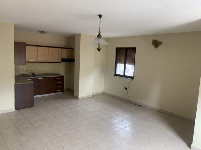 Tirane, jepet me qera apartament 2+1+BLK Kati 5, 109 m² 600 Euro (Sami Frasheri bllok)