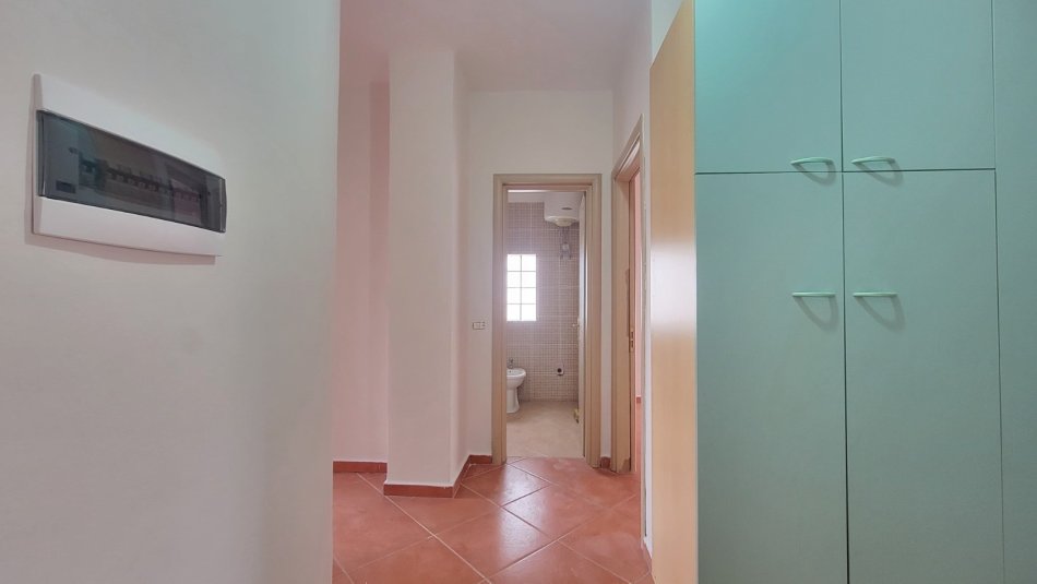 Tirane, jap me qera apartament 3+1 Kati 4, 100 m² 500 € (Mihal grameno)