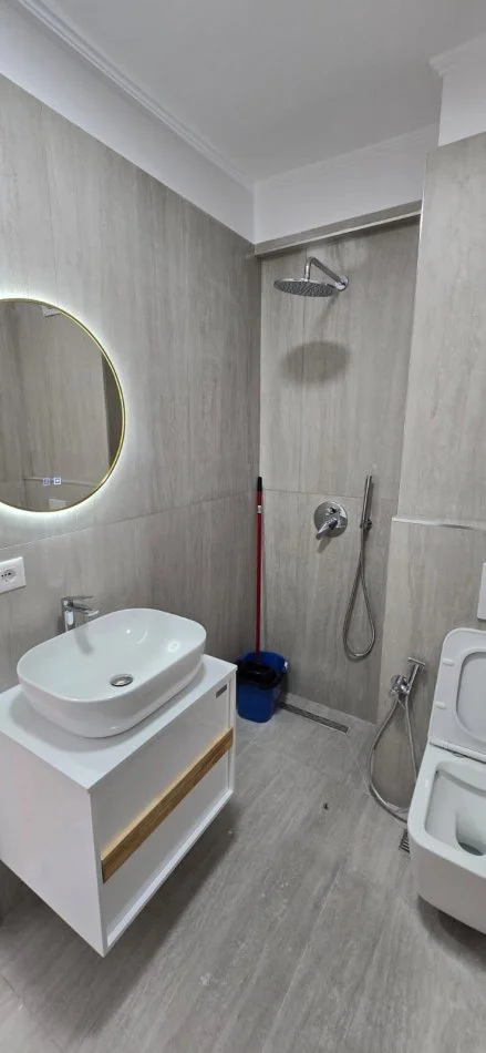 Tirane, shitet apartament 1+1 Kati 7, 54 m² 115.000 € (tek rruga Muzaket)