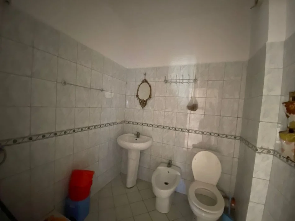 Durres, shitet apartament 3+1+Ballkon Kati 6, 126 m² 160.000 € (PAVARESIA PLAZH)