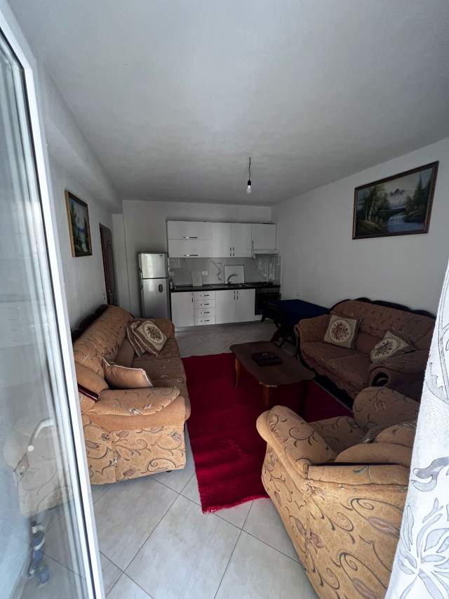 Tirane, jepet me qera apartament 1+1+BLK Kati 2, 70 m² 35.000 Leke (pallati Almak)