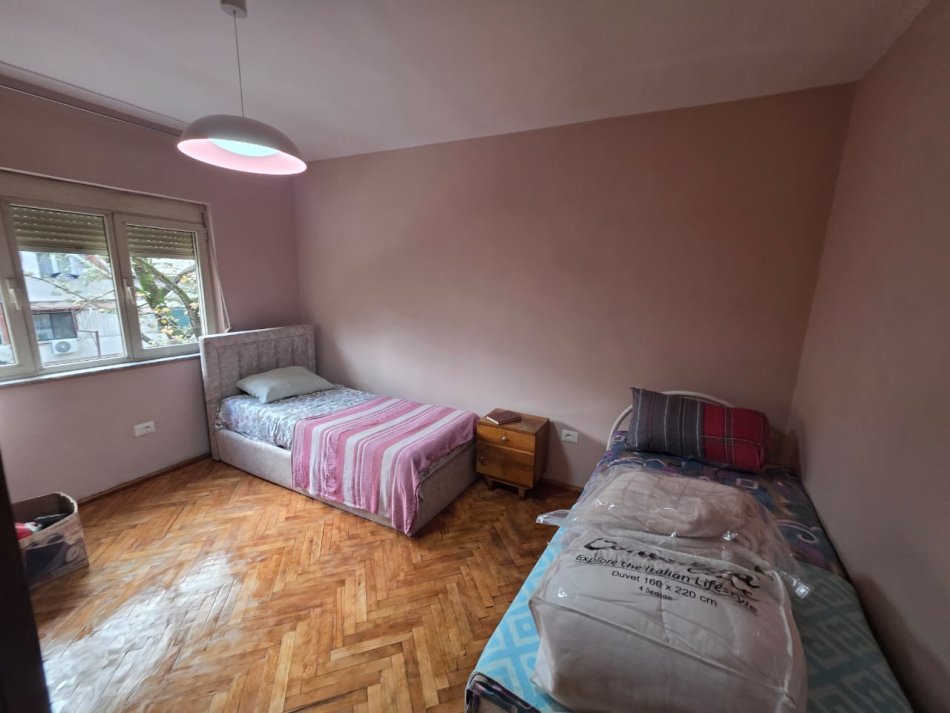 Tirane, jepet me qera apartament 1+1 Kati 4, 60 m² 590 € (Myslym Shyri)
