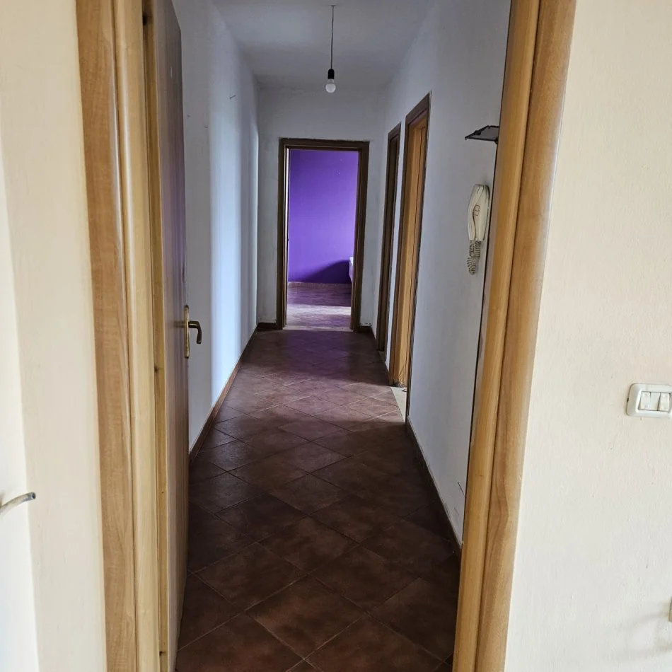 Tirane, shitet apartament 2+1+Ballkon Kati 3, 82 m² 105.000 € (Kthesa e Kamzes)