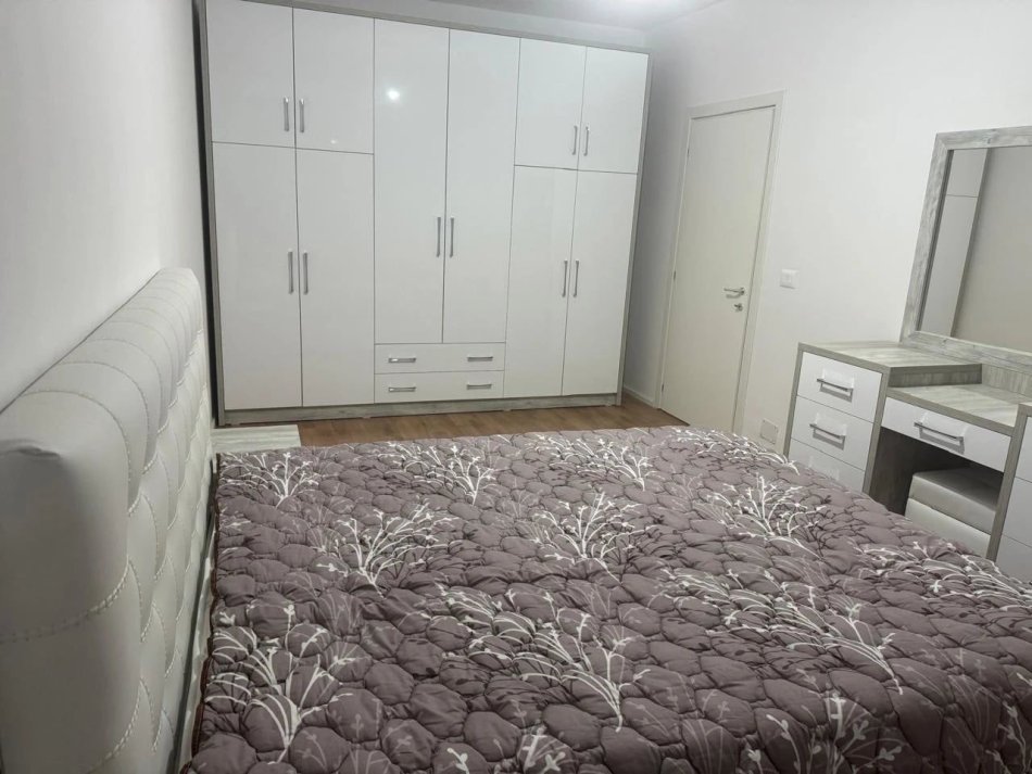 Tirane, jepet me qera apartament 1+1 , 60 m² 550 € (Astir , Rezidenca Klensi)
