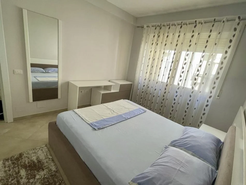 Tirane, jepet me qera apartament 2+1+Aneks+Ballkon Kati 3, 95 m² 700 € (Kodra e Diellit afer Qendres Eleonore)