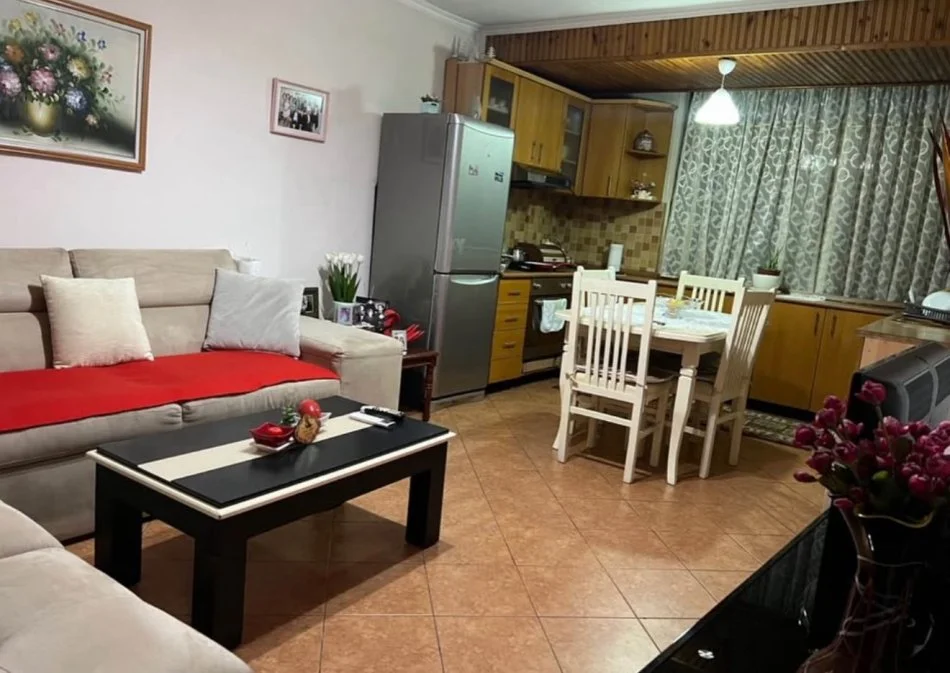Tirane, shitet apartament 2+1 Kati 2, 69 m² 235.000 € (Gjimnazi Petro Nini)