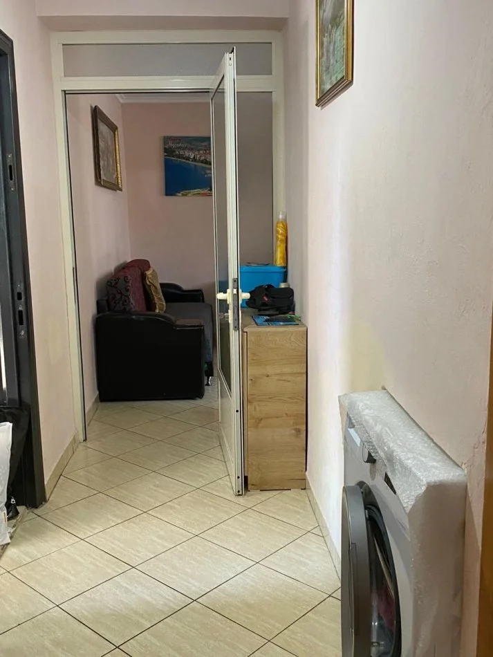Tirane, shitet apartament 1+1+Ballkon Kati 4, 47 m² 75.000 € (afer Shkolles “Bajram Curri”)