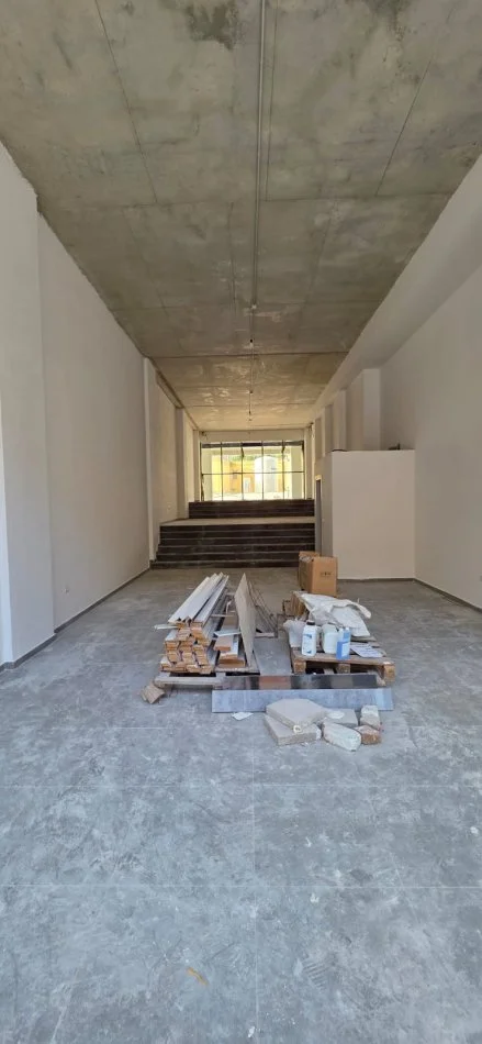 Tirane, jepet me qera ambjent biznesi Kati 0, 125 m² (Rruga e Barrikadave)