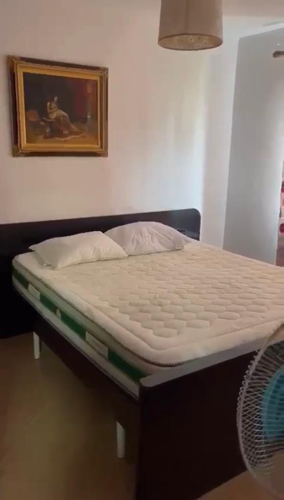 Tirane, jepet me qera apartament 1+1 Kati 4, 56 m² 350 Euro (rruga Thanas Ziko)