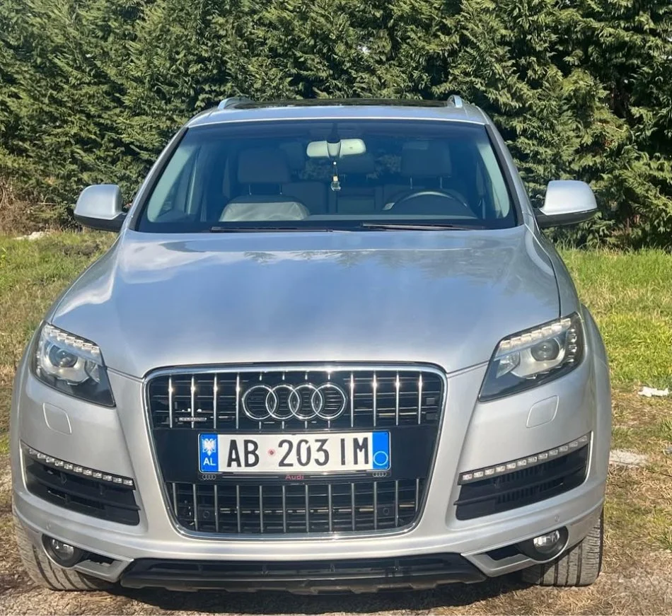 Tirane, shes SUV | Fuoristrad | Xhip Audi Q7 Nafte, gri metalizato automatik Klima 230.000 km 11.000 €
