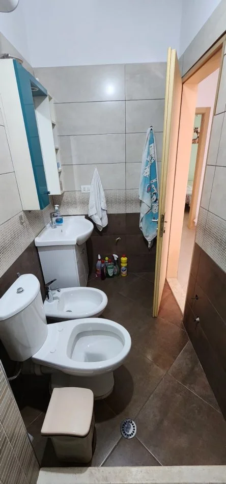 Tirane, shitet apartament 2+1+Ballkon Kati 3, 80 m² 65.000 € 