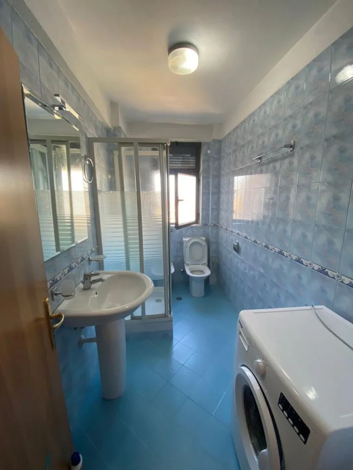 Tirane, jepet me qera apartament 1+1+Ballkon Kati 6, 75 m² 500 € (NDRE MJEDA)