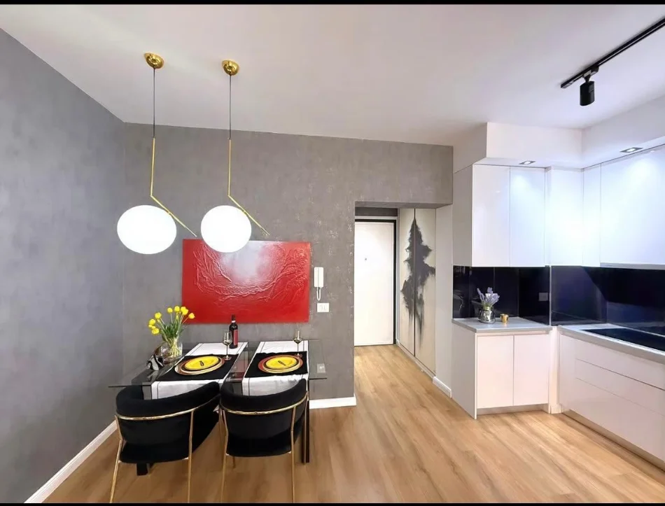 Tirane, jepet me qera apartament 1+1+Ballkon Kati 6, 77 m² 800 € (21 Dhjetori)