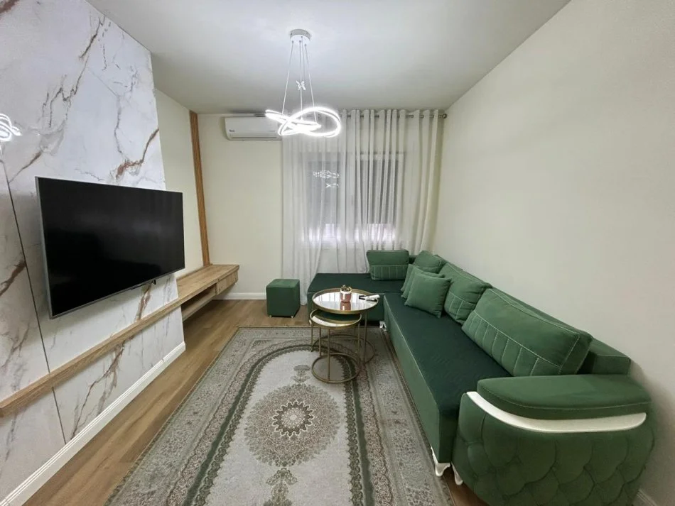 Tirane, jepet me qera apartament 1+1 Kati 4, 60 m² 800 € (Rruga e Elbasanit)