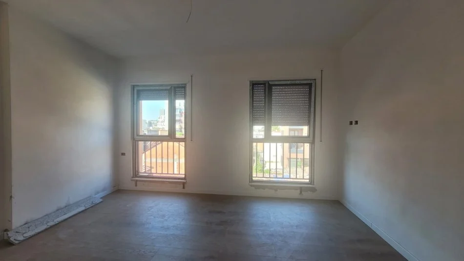 Tirane, shitet apartament 2+1+Ballkon , 117 m² 245.700 € (tek Rruga Qemal Stafa)