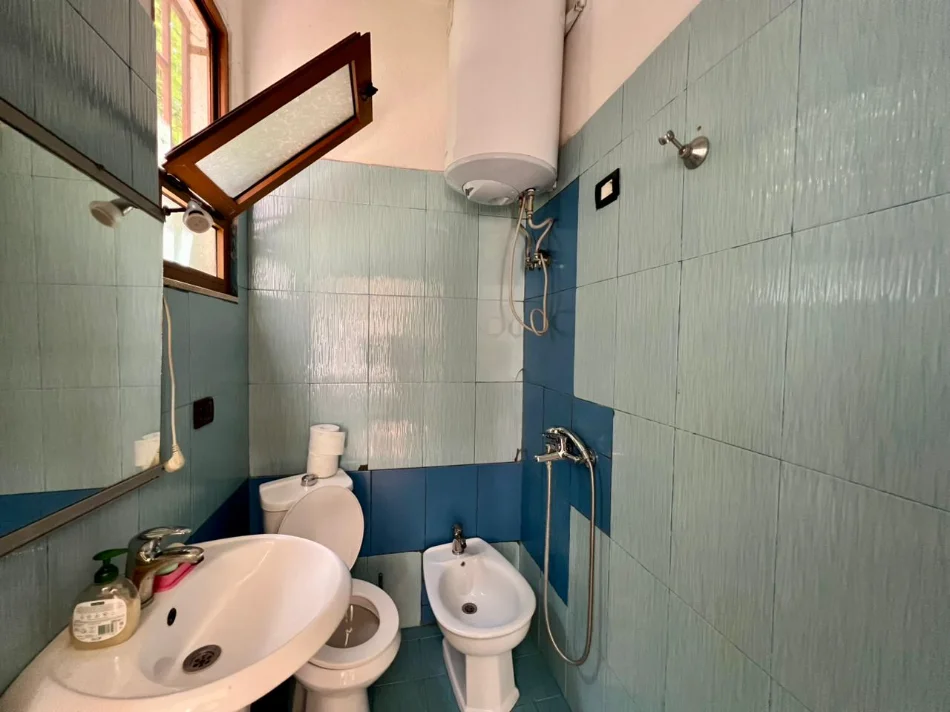Tirane, jepet me qera shtepi 2+1+Ballkon Kati 1, 300 m² 400 € (Profarma Tufine)