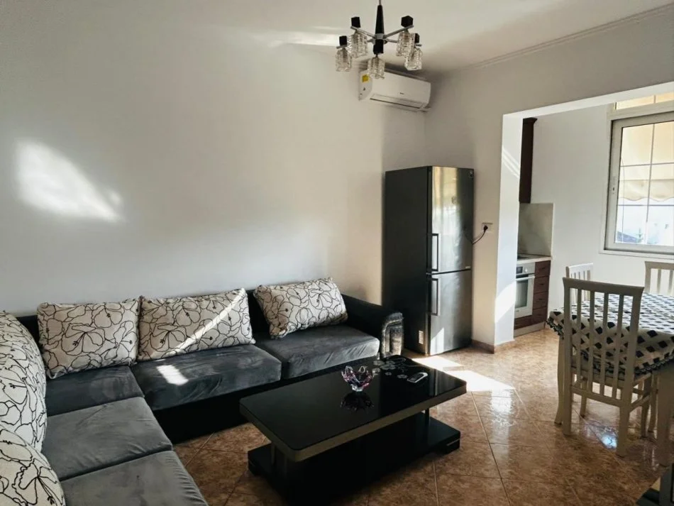 Tirane, jepet me qera apartament 2+1 Kati 5, 75 m² 550 € (Rruga Ferit Xhajko ngjitur me rrugen Hysen hasan Huqi)