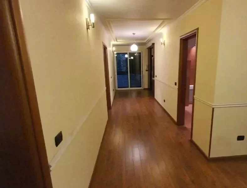 Tirane, jepet me qera Vile 3 Katshe , 410 m² 2.000 € (Selit ,Ish Stacioni i fundit i Tiranes se Re)