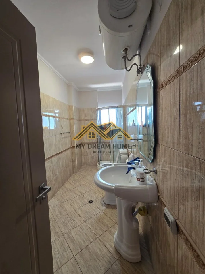 Durres, shitet apartament 2+1+Ballkon Kati 4, 135 m² (RRUGA E RE E PORTIT)