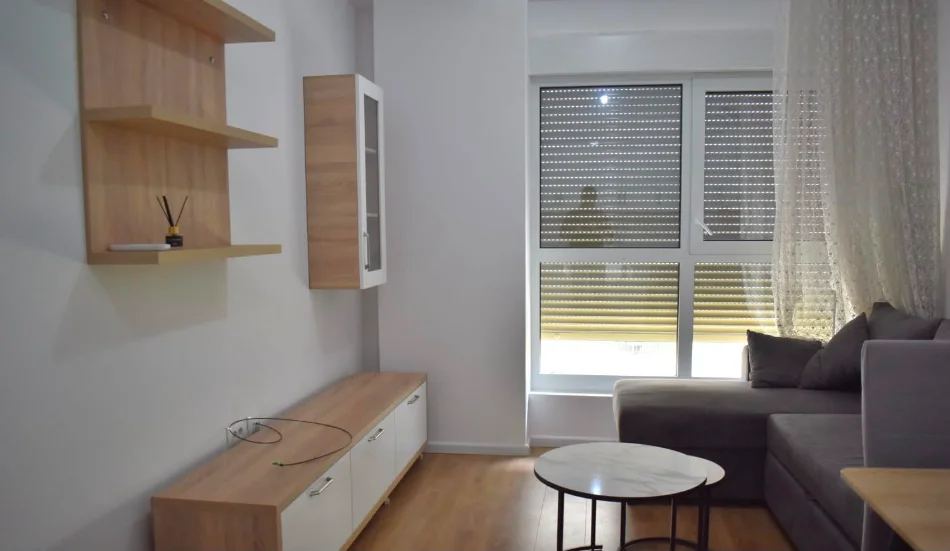 Shqiperi, jepet me qera apartament 1+1 Kati 5, 60 m² 450 € (Ali Demi)