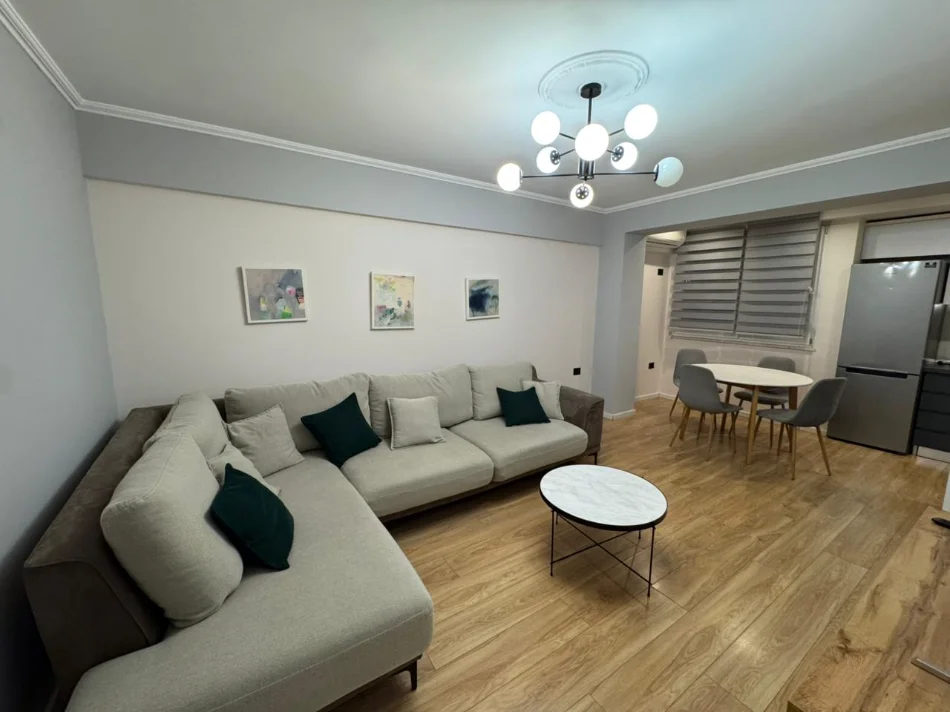 Tirane, shitet apartament 2+1+Ballkon Kati 2, 84 m² 252.000 € (Rruga Mine Peza)