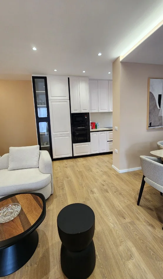 Tirane, shitet apartament 2+1+Ballkon Kati 3, 117 m² 335.000 € 