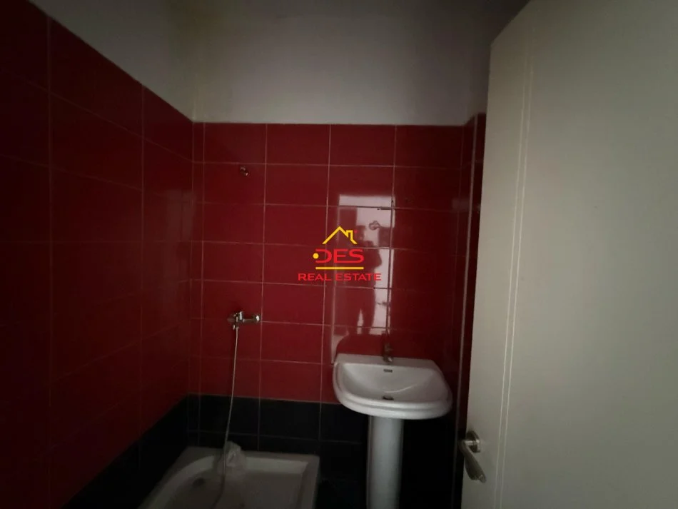 Vlore, shitet apartament 1+1 Kati 2, 55 m² 105.000 € (Rruga Sadik Zotaj)