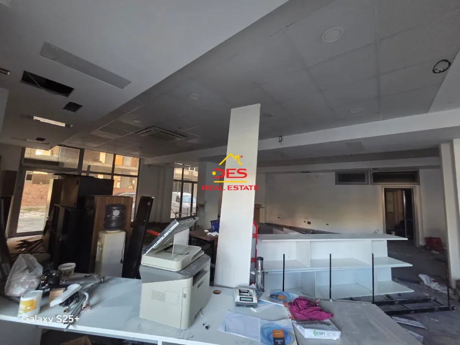 Vlore, shitet ambjent biznesi Kati 0, 162 m² 170.000 € (Rruga Sulejman Delvina)