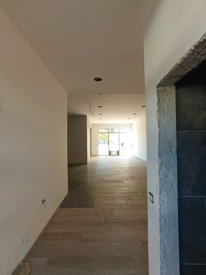 Tirane, Liste me oferta ambjent biznesi Kati 0, 400 m² 1.600.000 € (Don Bosko)