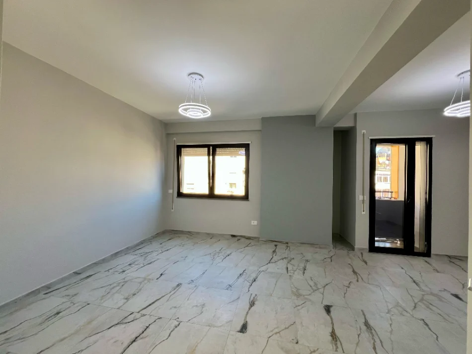 Tirane, jepet me qera apartament 1+1 Kati 3, 74 m² 500 € (Shkolla e Baletit)
